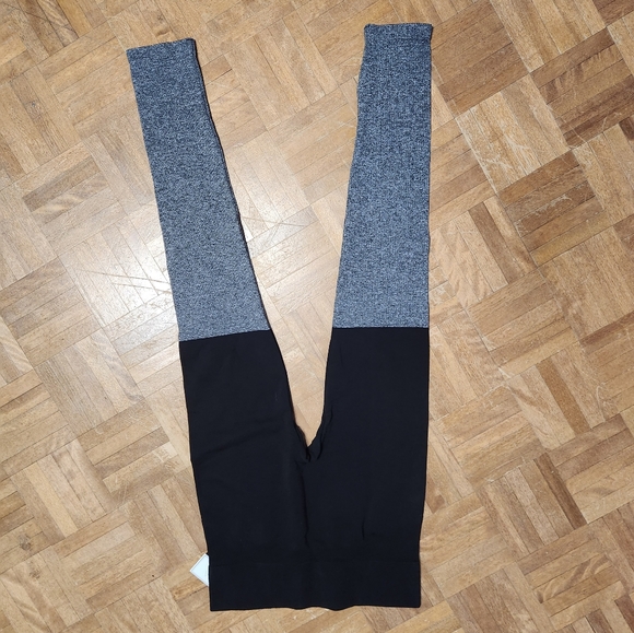 Astoria Activewear 2 Toned Black/Grey Leggings NWT - Picture 3 of 5